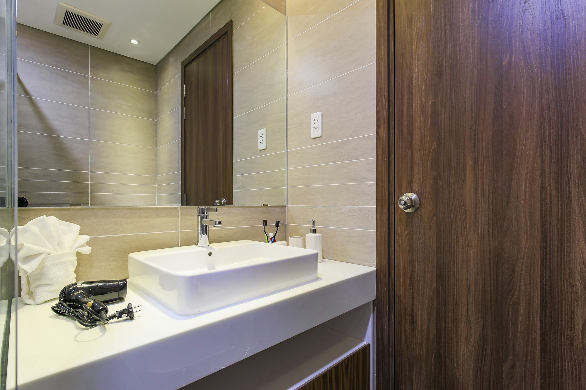 Aurora Serviced Apartments (Adults Only) Hô Chi Minh-Ville Extérieur photo